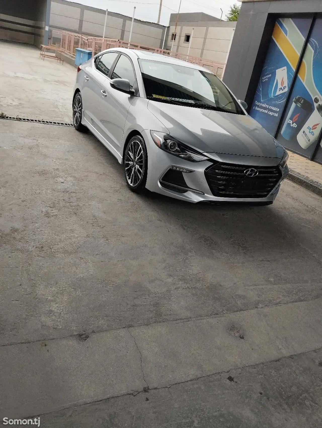 Hyundai Elantra 2017 · 1.6 AT