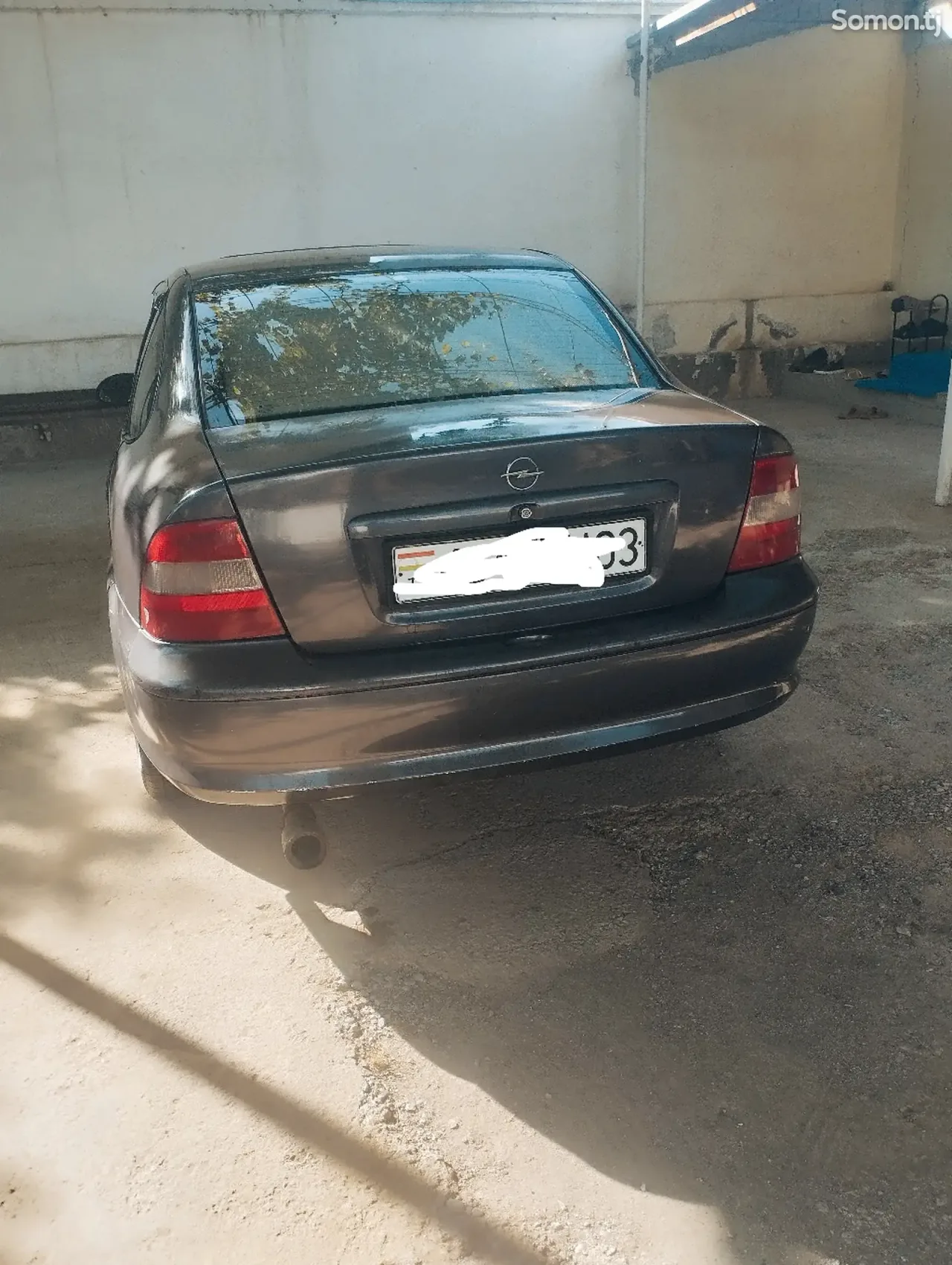 Opel Vectra B 1995 · 1.6 MT