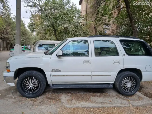 Chevrolet Tahoe 2004 · 5.3 AT