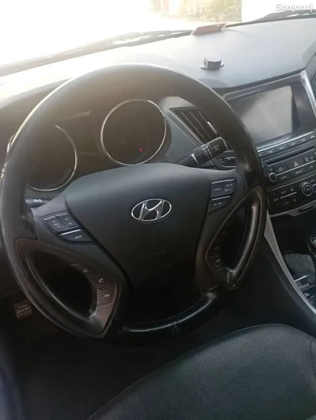 Hyundai Sonata 2014 · 2.0 AT