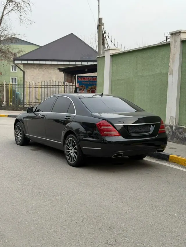 Mercedes-Benz S class 2011 · 3.5 AT