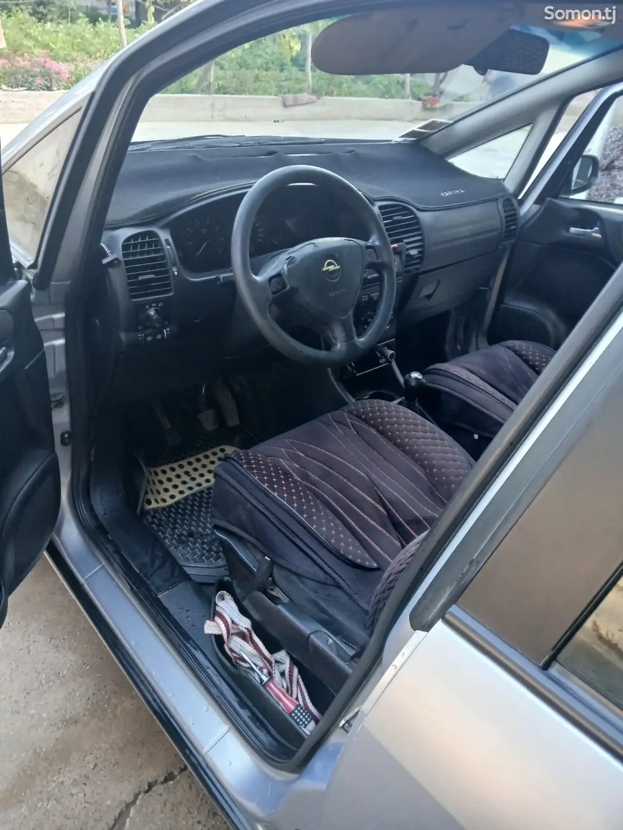 Opel Zafira 2001 · 1.8 MT