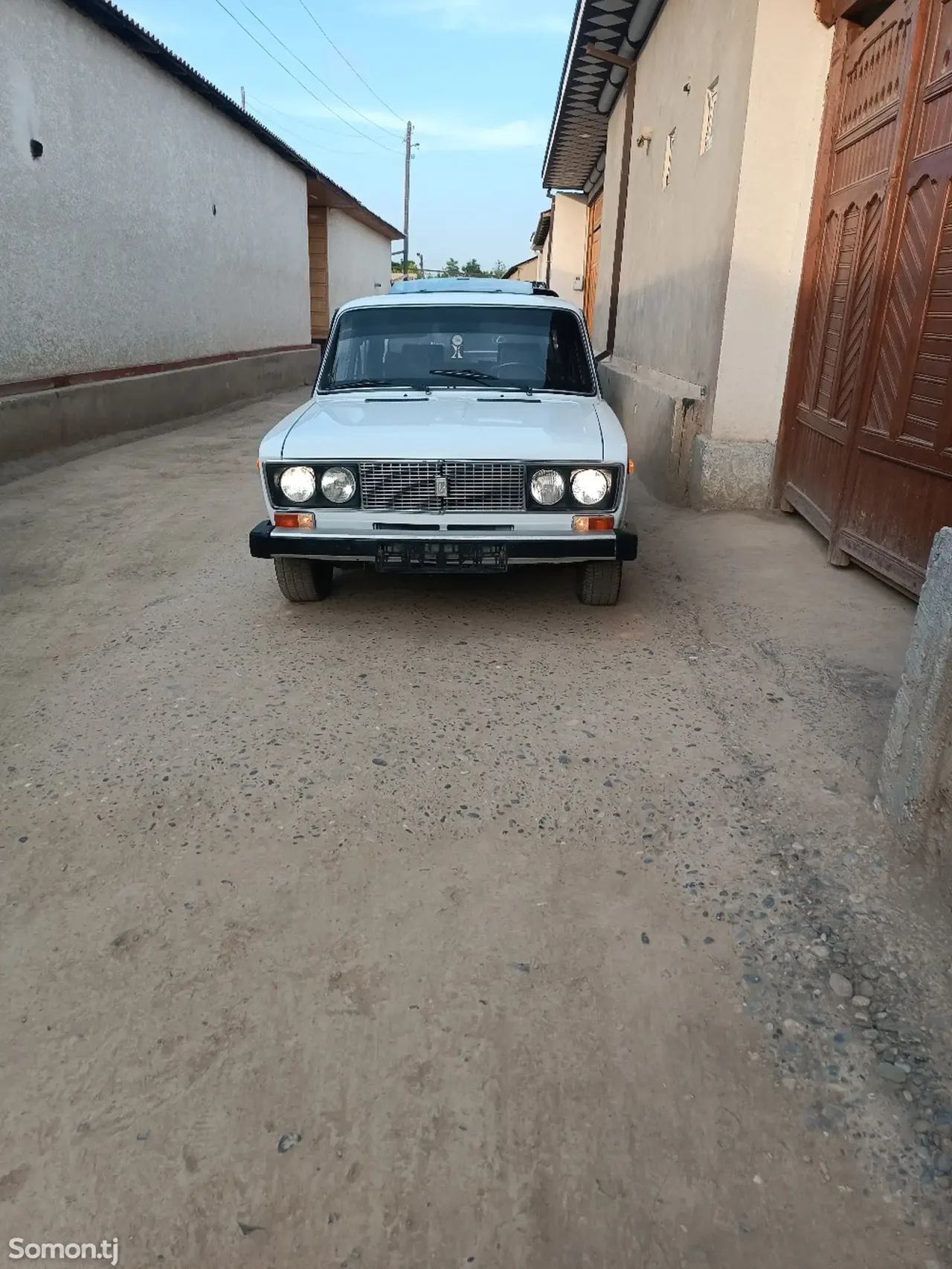 Lada (ВАЗ) 2106 1977 · 0.6 MT