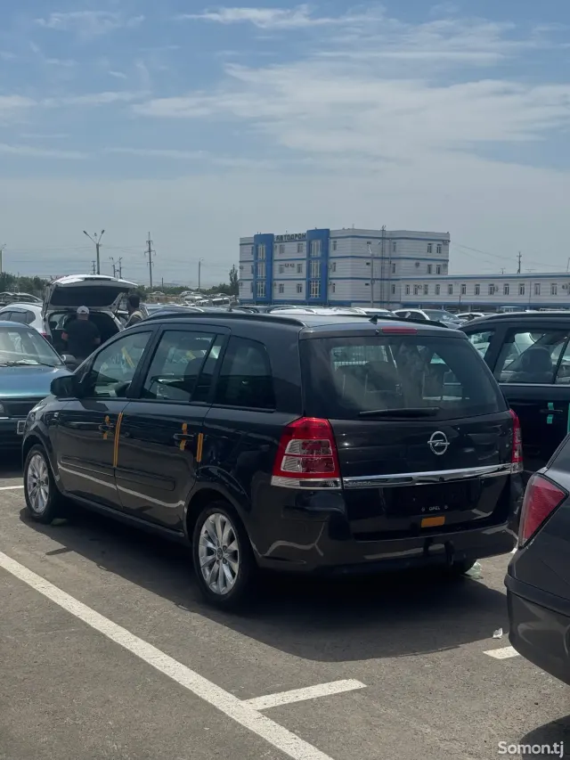 Opel Zafira 2014 · 1.8 MT