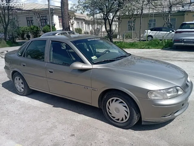 Opel Vectra B 1996 · 1.6 MT