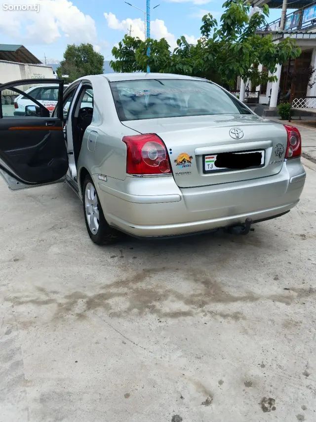 Toyota Avensis 2006 · 6.5 MT