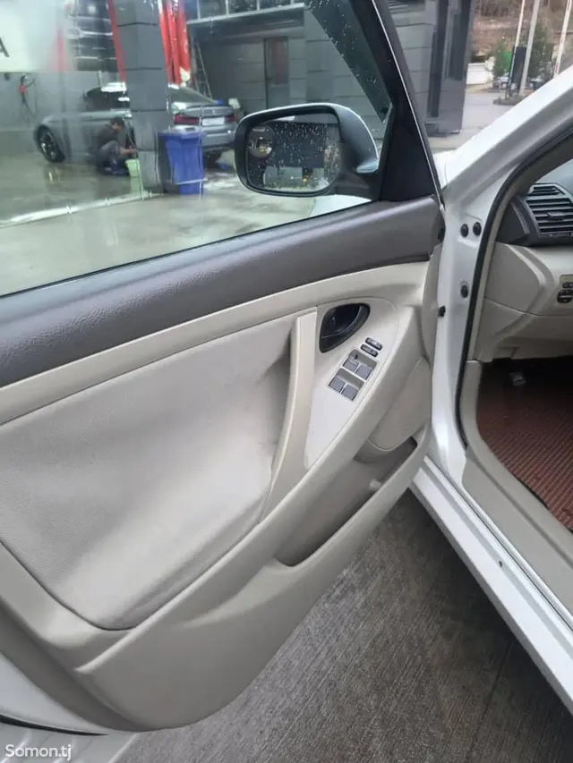 Toyota Camry 2011 · 2.5 AT