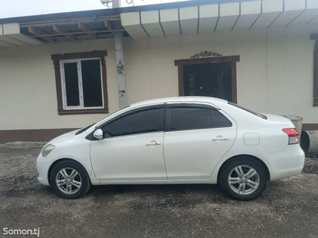 Toyota Belta 2009 · 1.3 AT