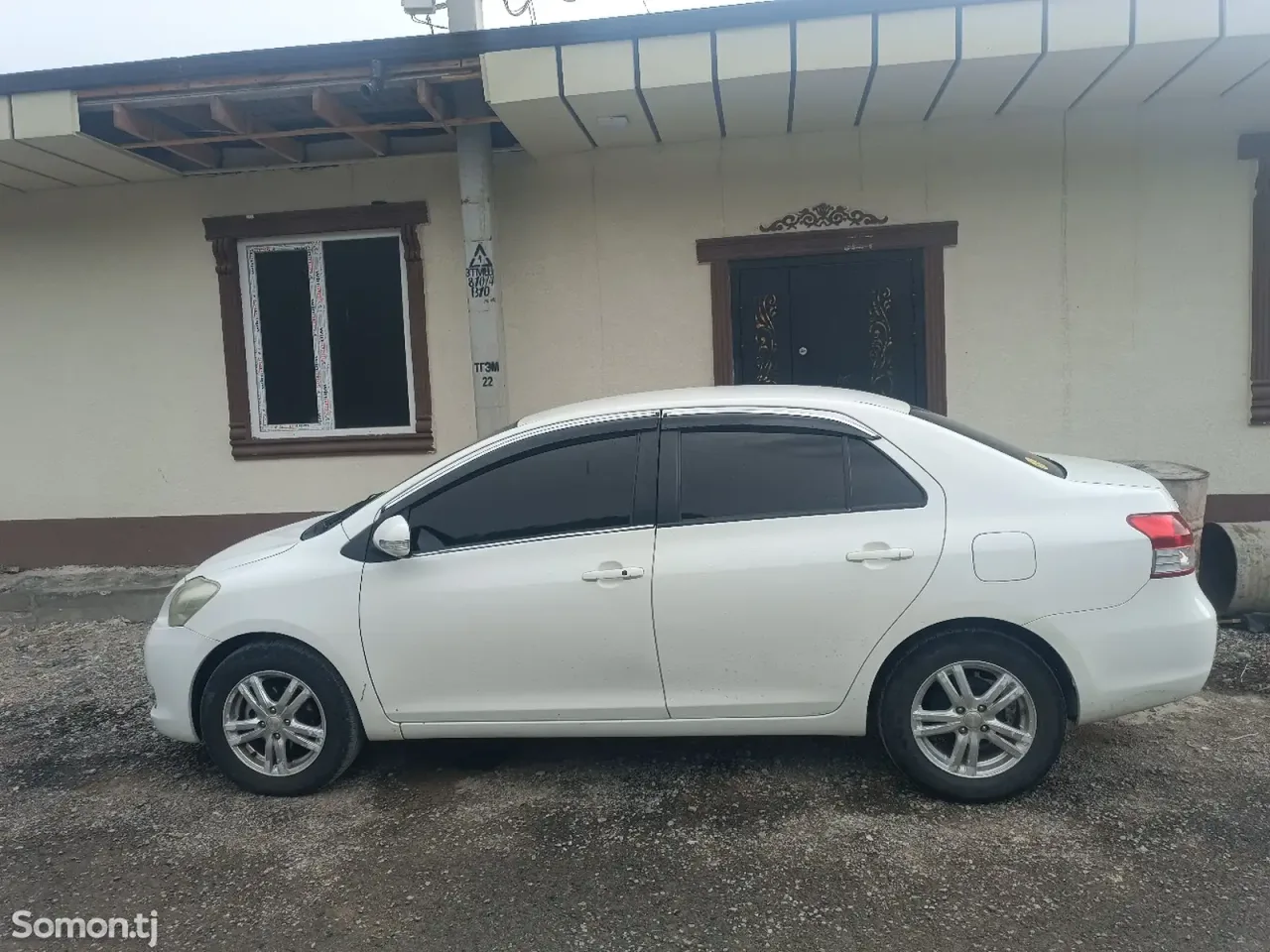 Toyota Belta 2009 · 1.3 AT