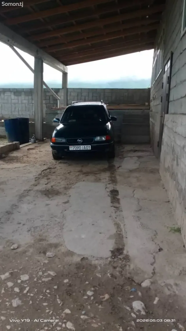 Opel Astra F 1997 · 1.6 MT