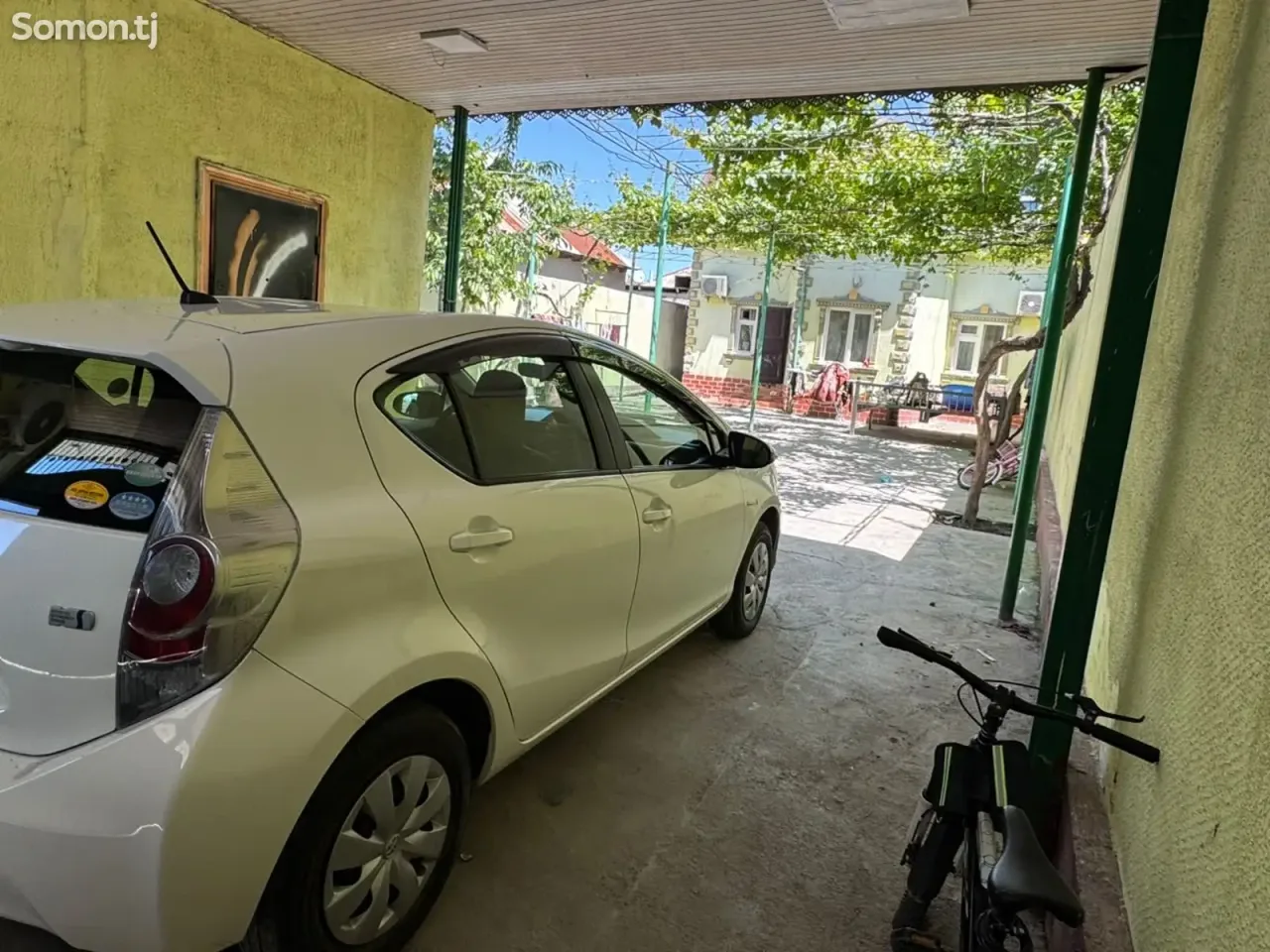 Toyota Aqua 2014 · 1.5 AT