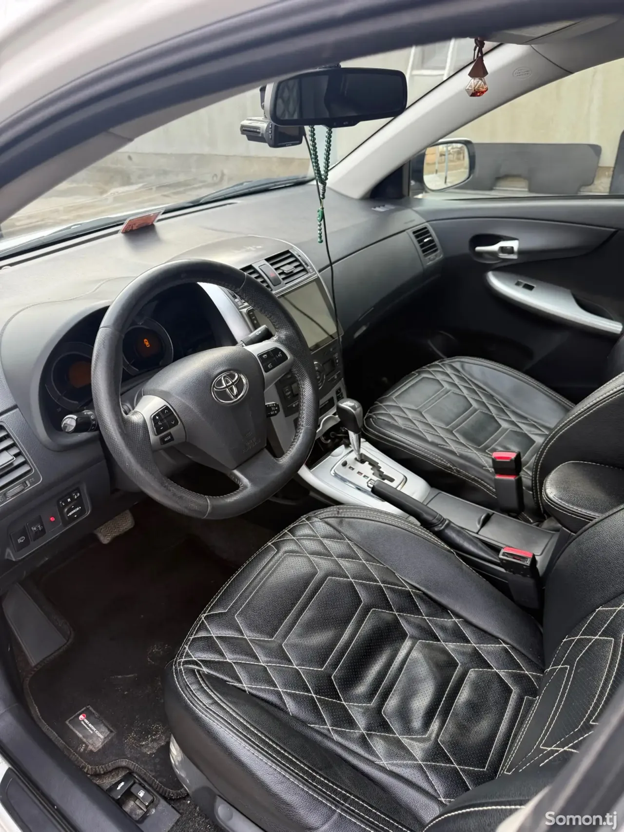 Toyota Corolla 2012 · 1.6 AT