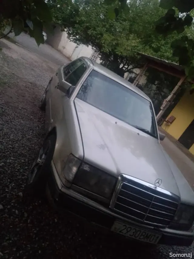 Mercedes-Benz W124 1994 · 2.0 MT