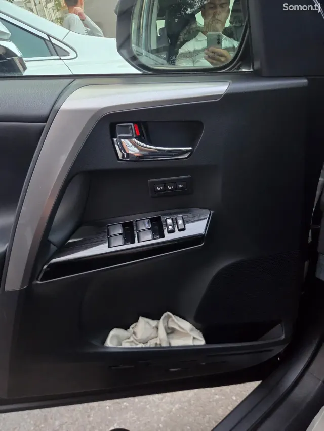 Toyota RAV 4 2017 · 2.5 AT
