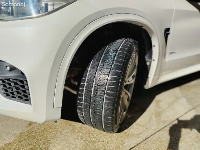 BMW X5 M 2016 · 4.4 MT