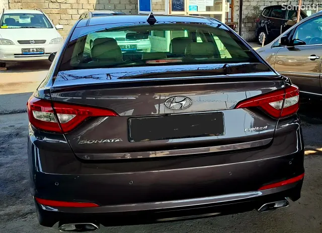 Hyundai Sonata 2014 · 2.4 AT