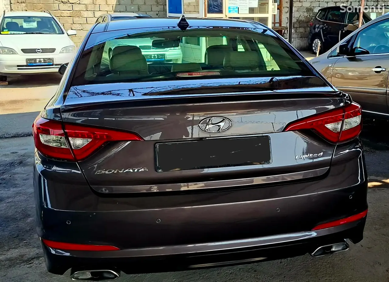 Hyundai Sonata 2014 · 2.4 AT