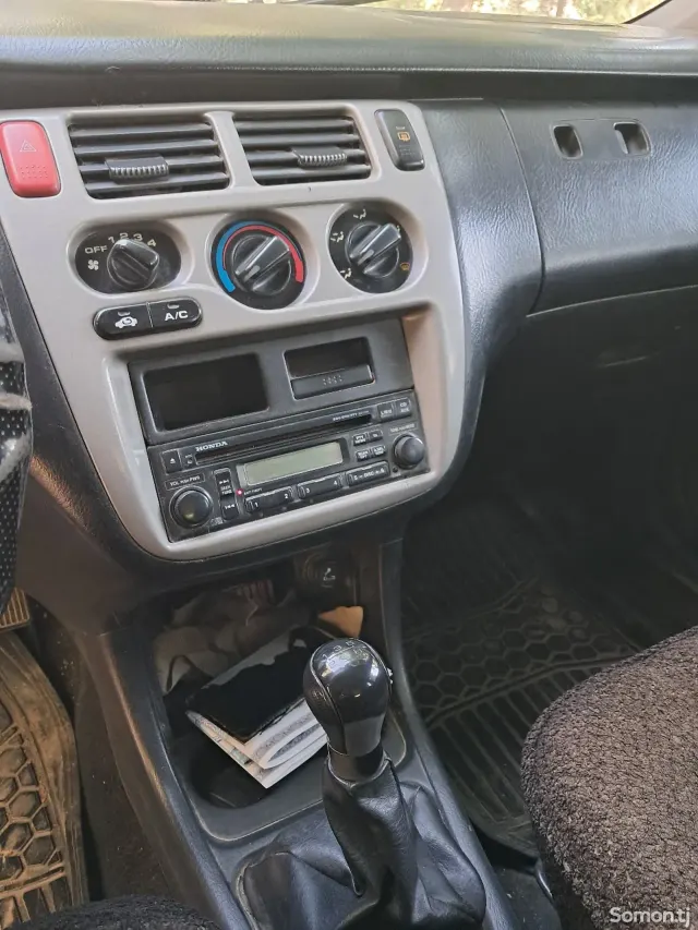 Honda HR-V 2002 · 1.6 MT
