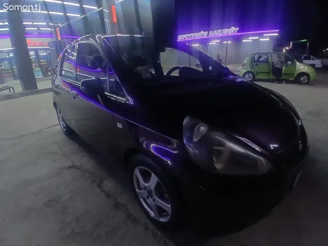 Honda Jazz 2006 · 1.3 MT