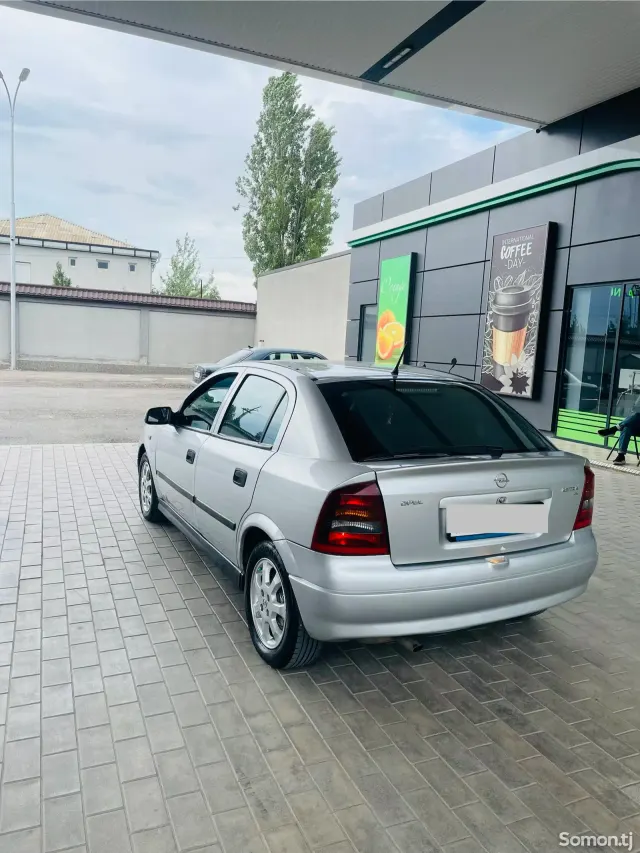 Opel Astra G 1998 · 1.6 MT