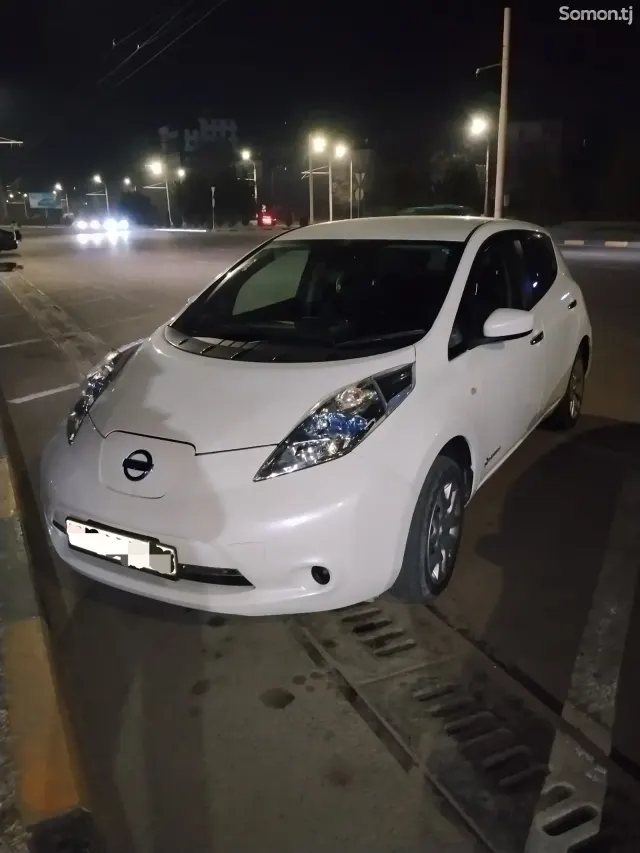 Nissan Leaf 2017 · AT