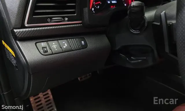 Hyundai Elantra 2017 · 2.0 AT