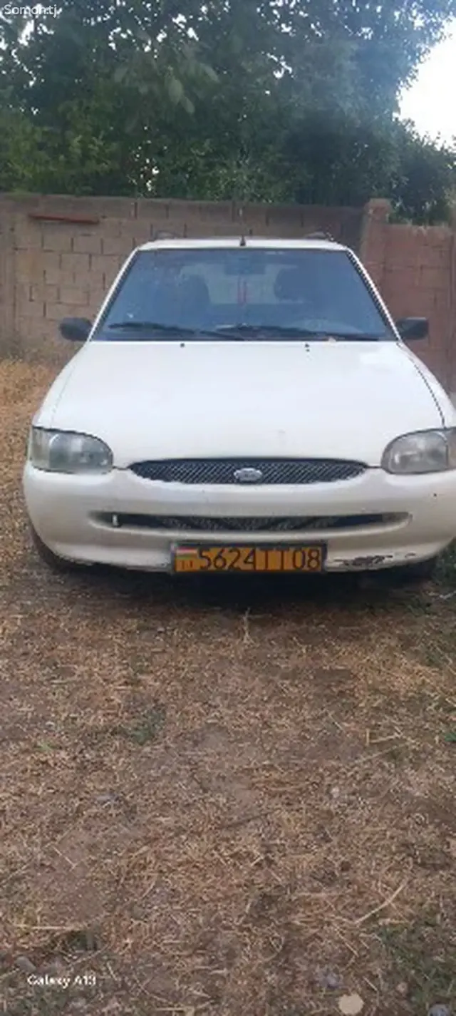 Ford Mondeo 1997 · 1.6 MT