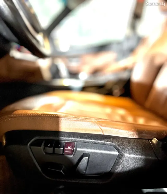 BMW 3 series 2013 · 2.0 AT