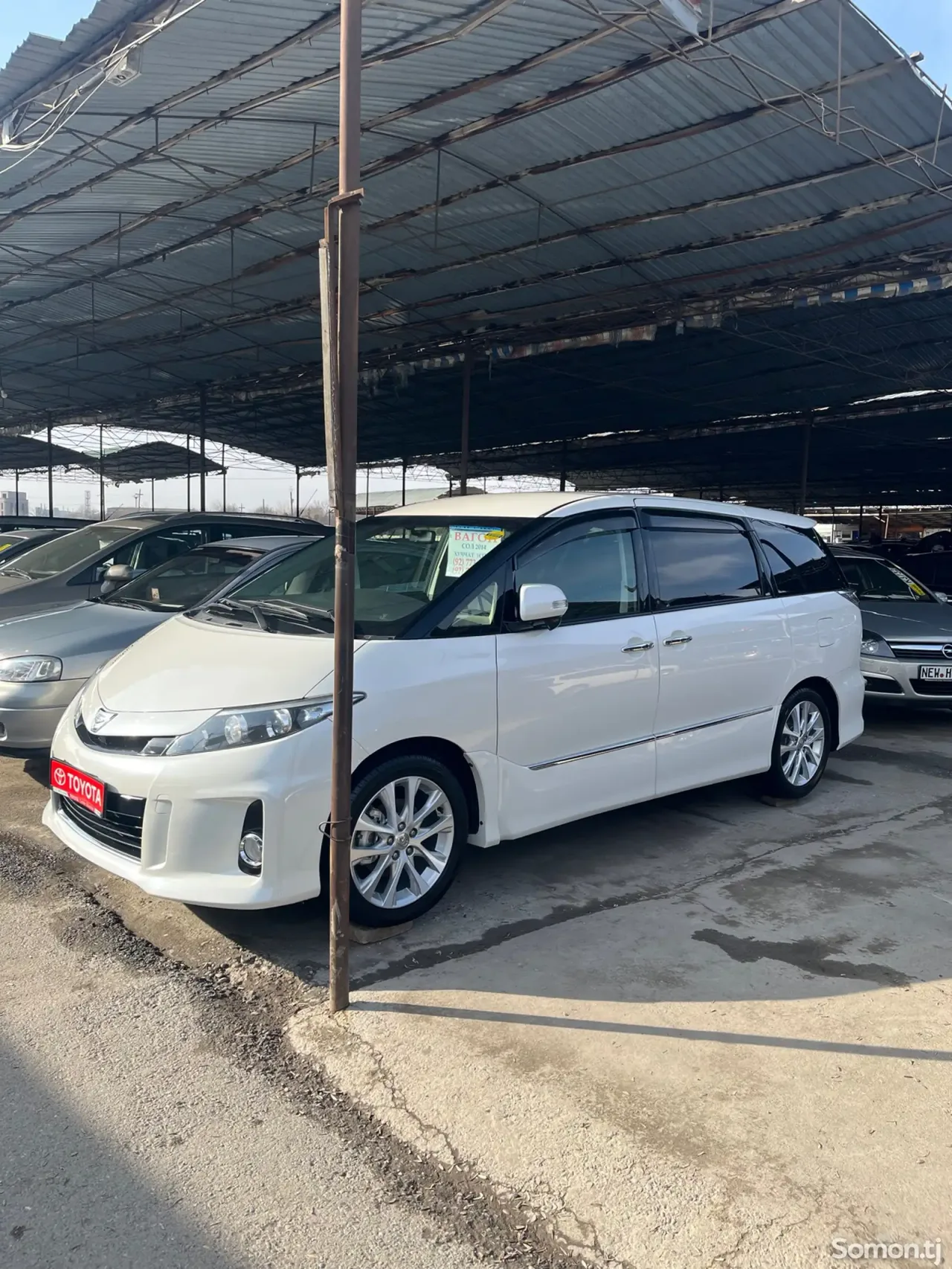 Toyota Estima 2014 · 2.4 AT