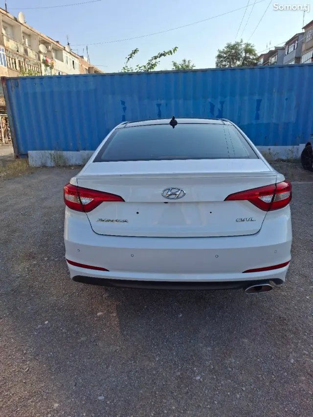 Hyundai Sonata 2016 · 2.0 AT