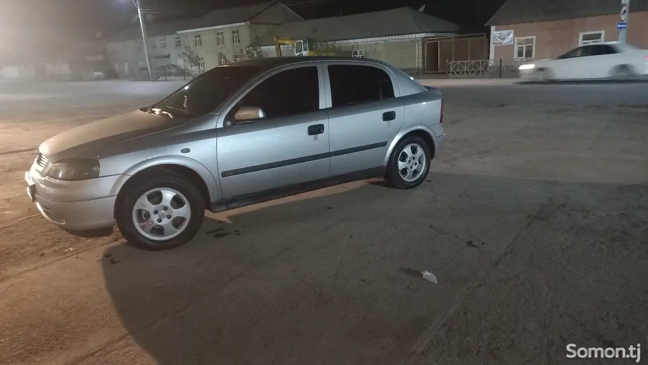 Opel Astra G 2000 · 1.6 MT