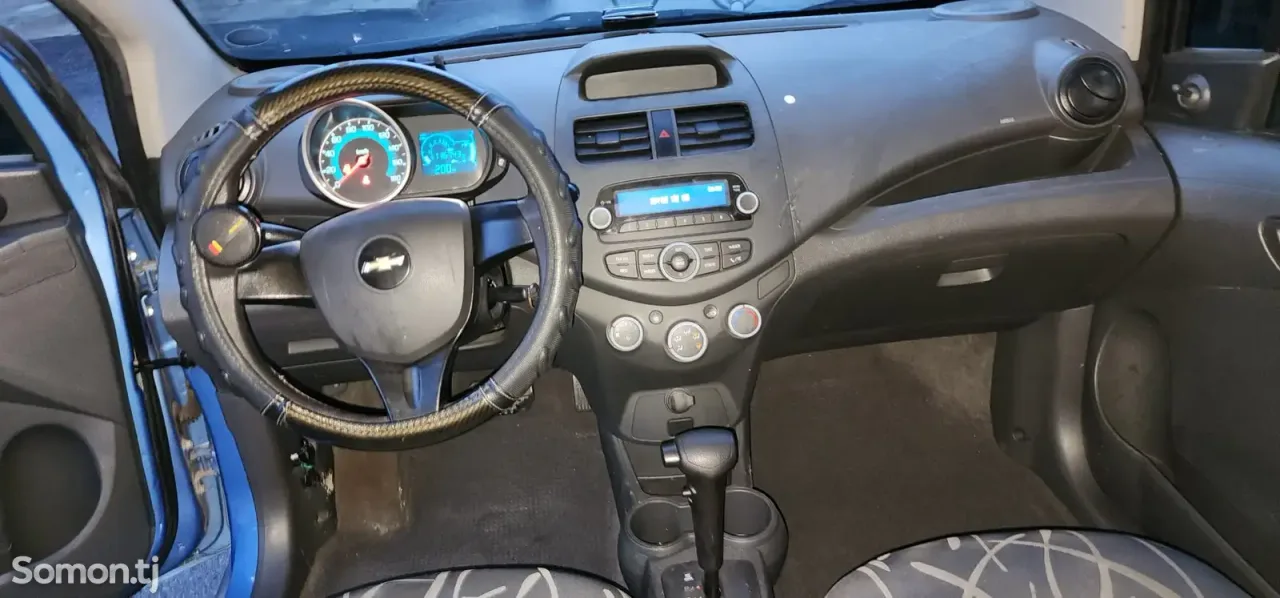 Chevrolet Spark 2014 · 1.0 AT