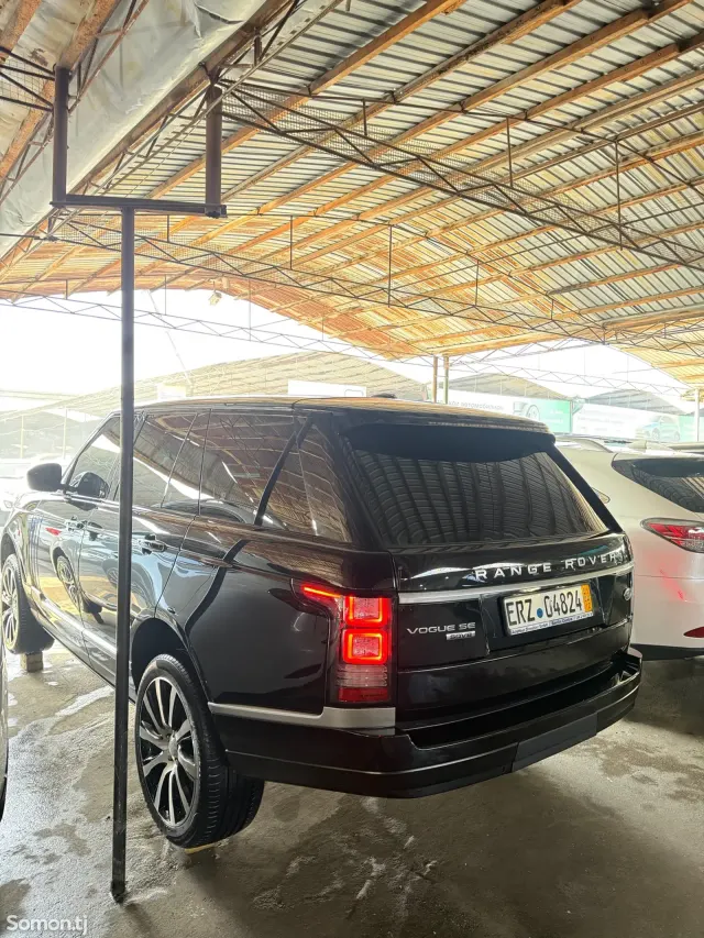 Land Rover Vogue 2015 · 4.4 AT