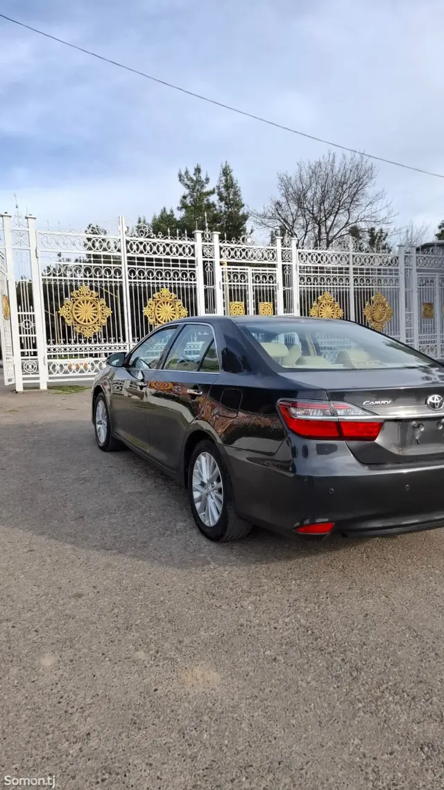 Toyota Camry 2016 · 2.5 AT