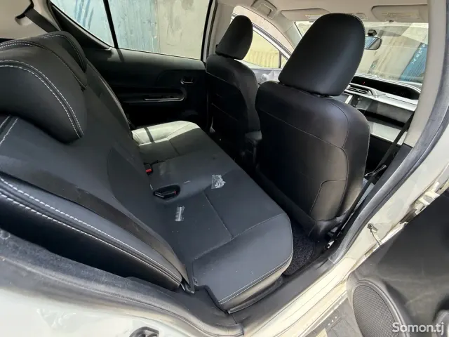Toyota Aqua 2014 · 1.5 AT