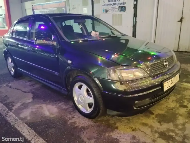 Opel Astra G 1999 · 1.6 MT
