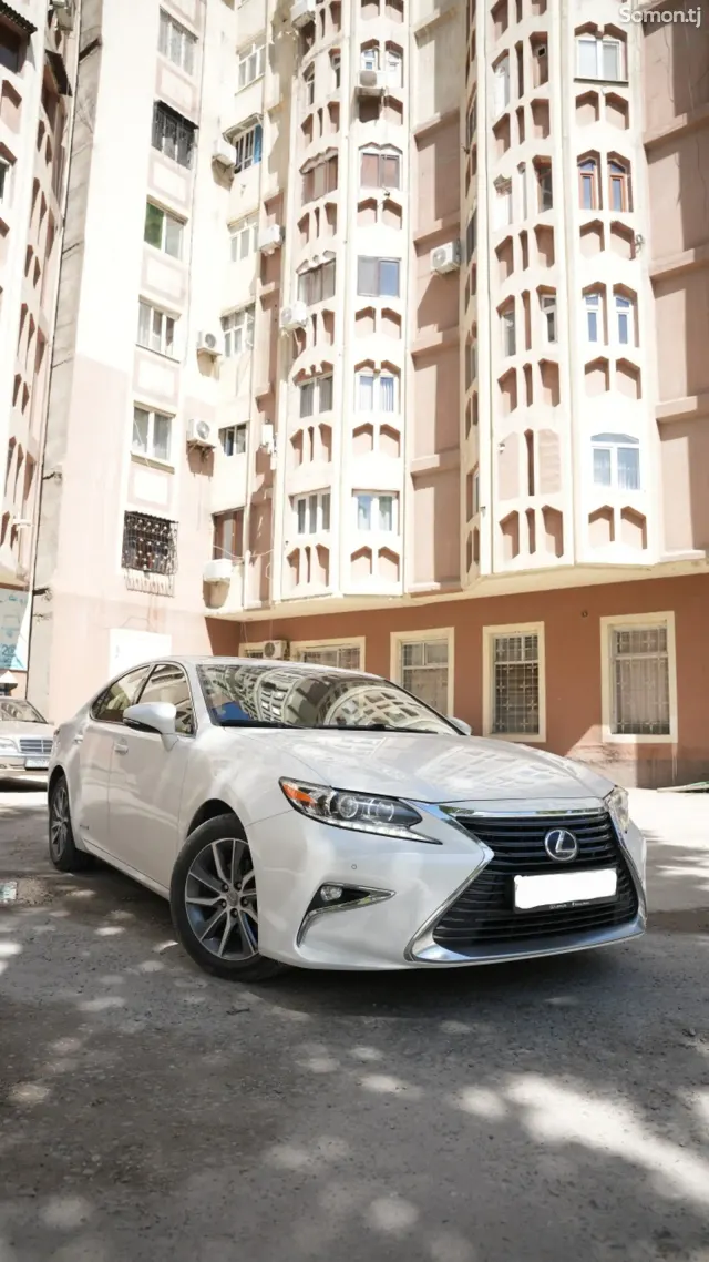 Lexus ES series 2015 · 3.0 AT