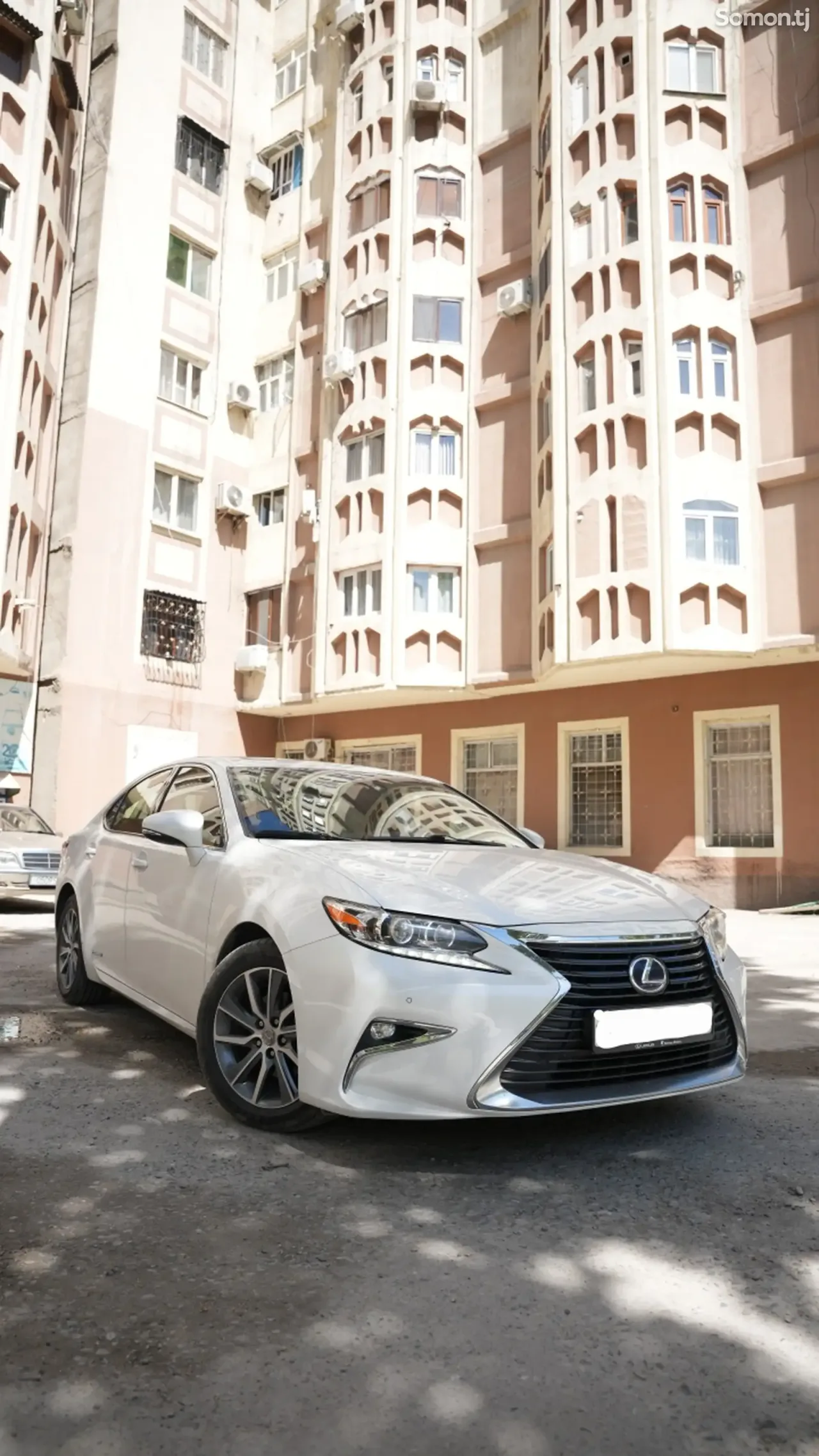 Lexus ES series 2015 · 3.0 AT