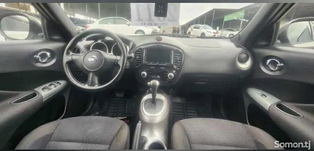 Nissan Juke 2011 · 1.6 AT