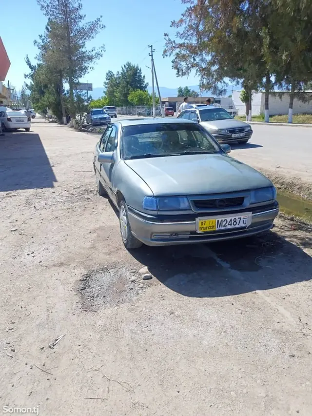 Opel Vectra A 1993 · 1.8 MT