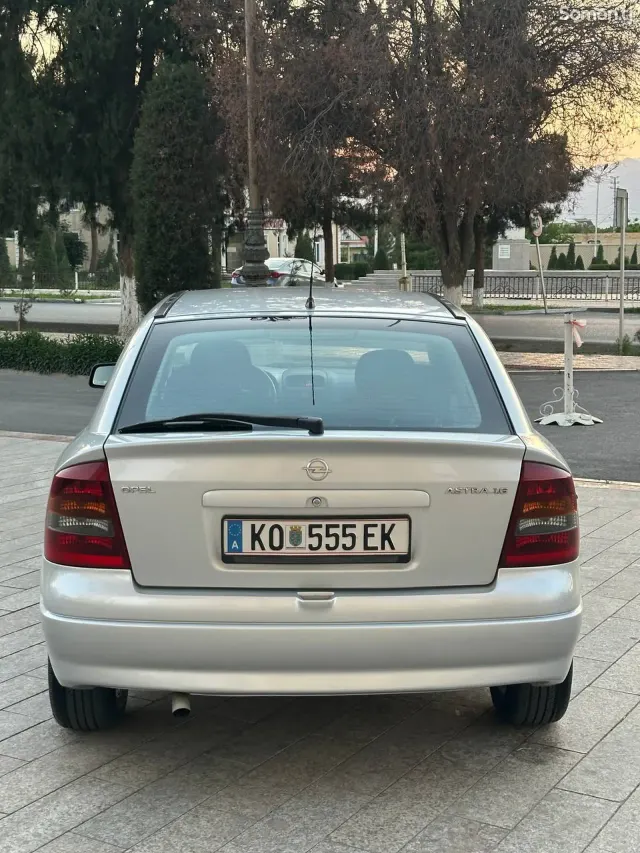 Opel Astra G 2000 · 1.6 MT