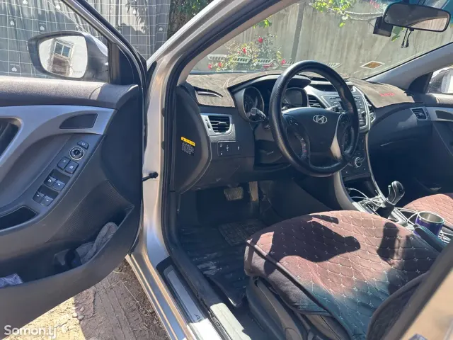 Hyundai Avante 2014 · 1.6 AT