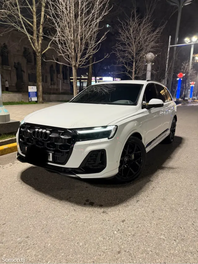 Audi Q7 2025 · 4.0 AT