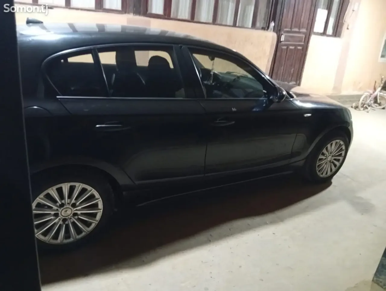 BMW 1 series 2006 · 1.6 MT