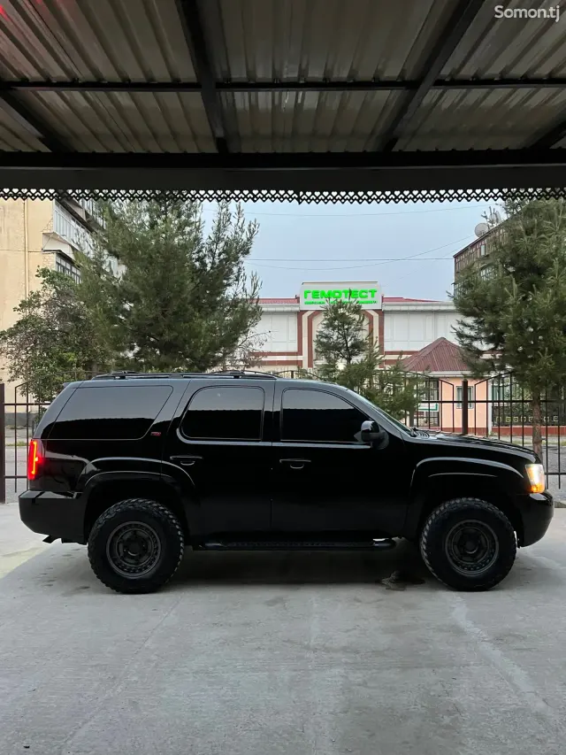 Chevrolet Tahoe 2011 · 5.3 AT