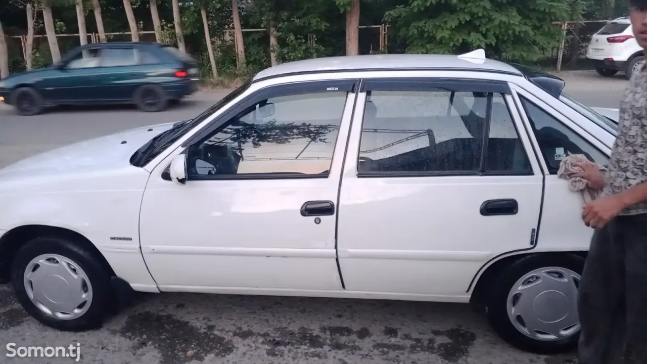 Daewoo Nexia 1994 · 1.6 MT