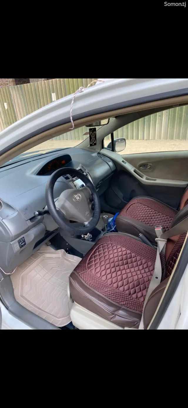 Toyota Vitz 2010 · 1.3 AT