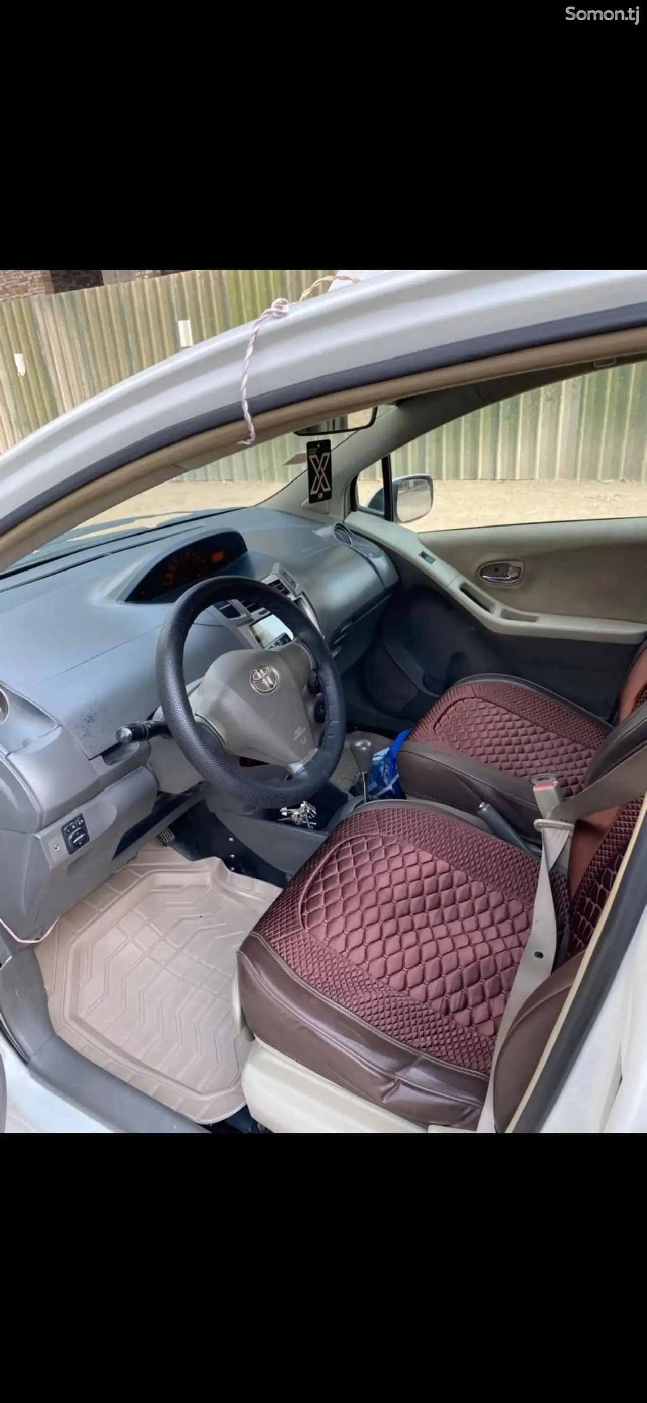 Toyota Vitz 2010 · 1.3 AT