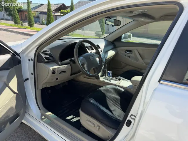 Toyota Camry 2010 · 2.5 AT