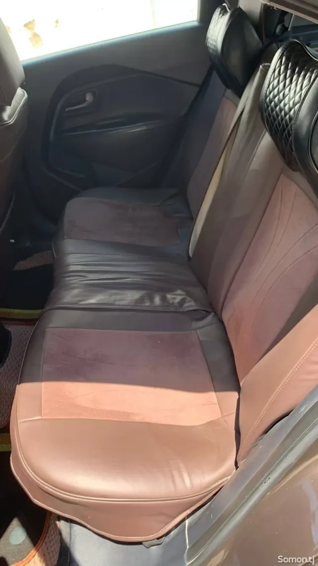 Kia Rio 2012 · 1.4 AT